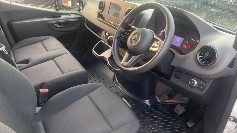 Mercedes-Benz Sprinter 315Cdi L3 Diesel Rwd 3.5t Progressive Luton